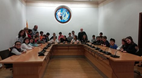 4t de Primària entrevista l'alcalde, Francesc Deulofeu, i visita l'Ajuntament