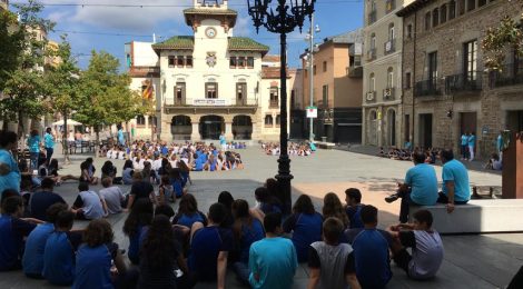Activitat per treballar el lema d'aquest curs: "Parlem-ne"