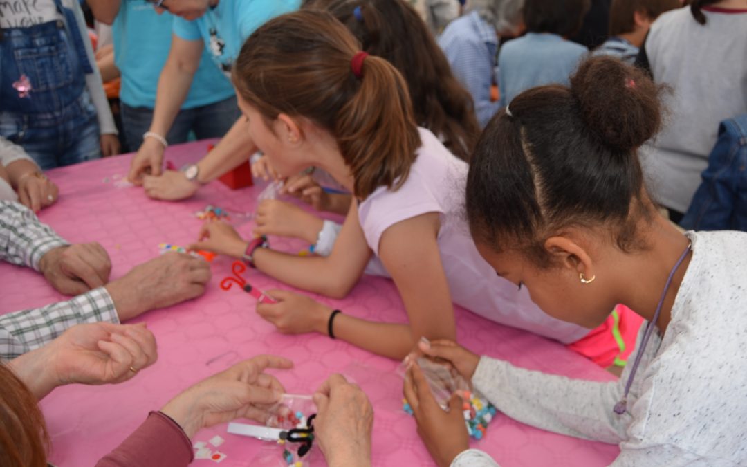 AVIS I ÀVIES A L’ESCOLA